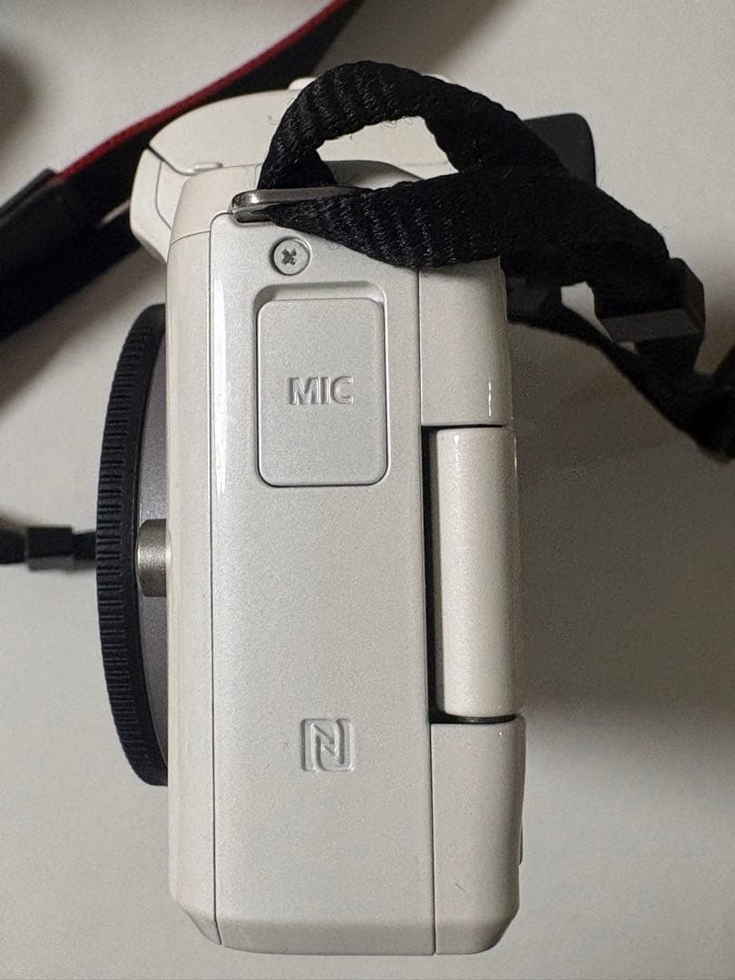 M*i様 【極美品】Canon EOS Kiss M ダブルズームキット ホワイ