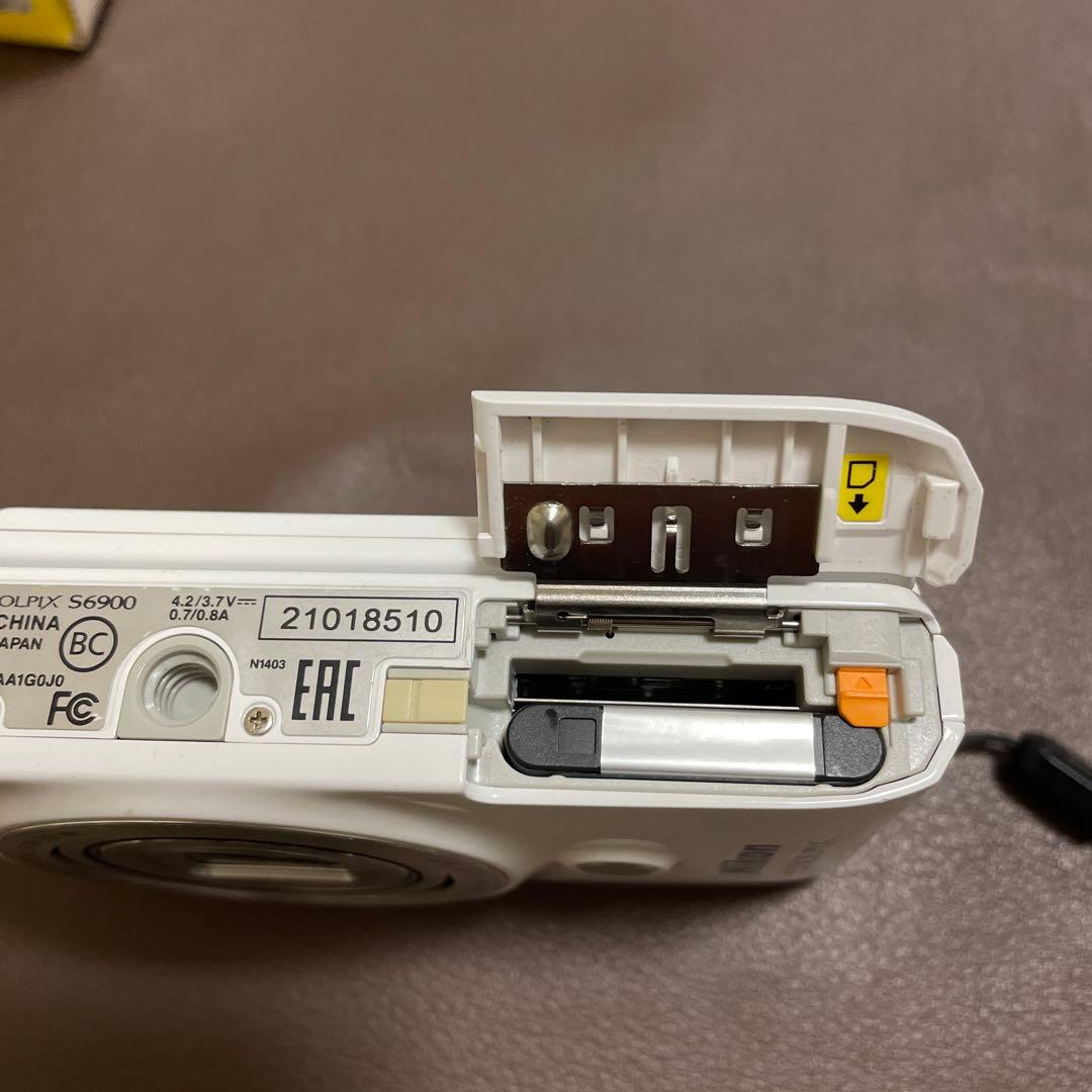 Nikon COOLPIX S6900 ホワイト　デジタルカメラ