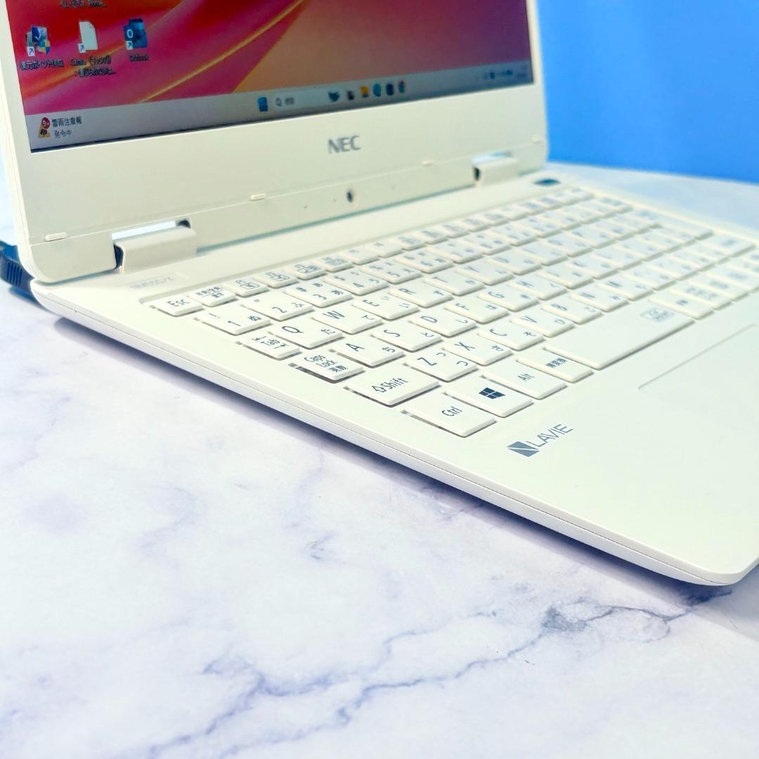 【★1台限り★】軽量コンパクト！SSDで快速・Win11・ホワイトノートパソコン