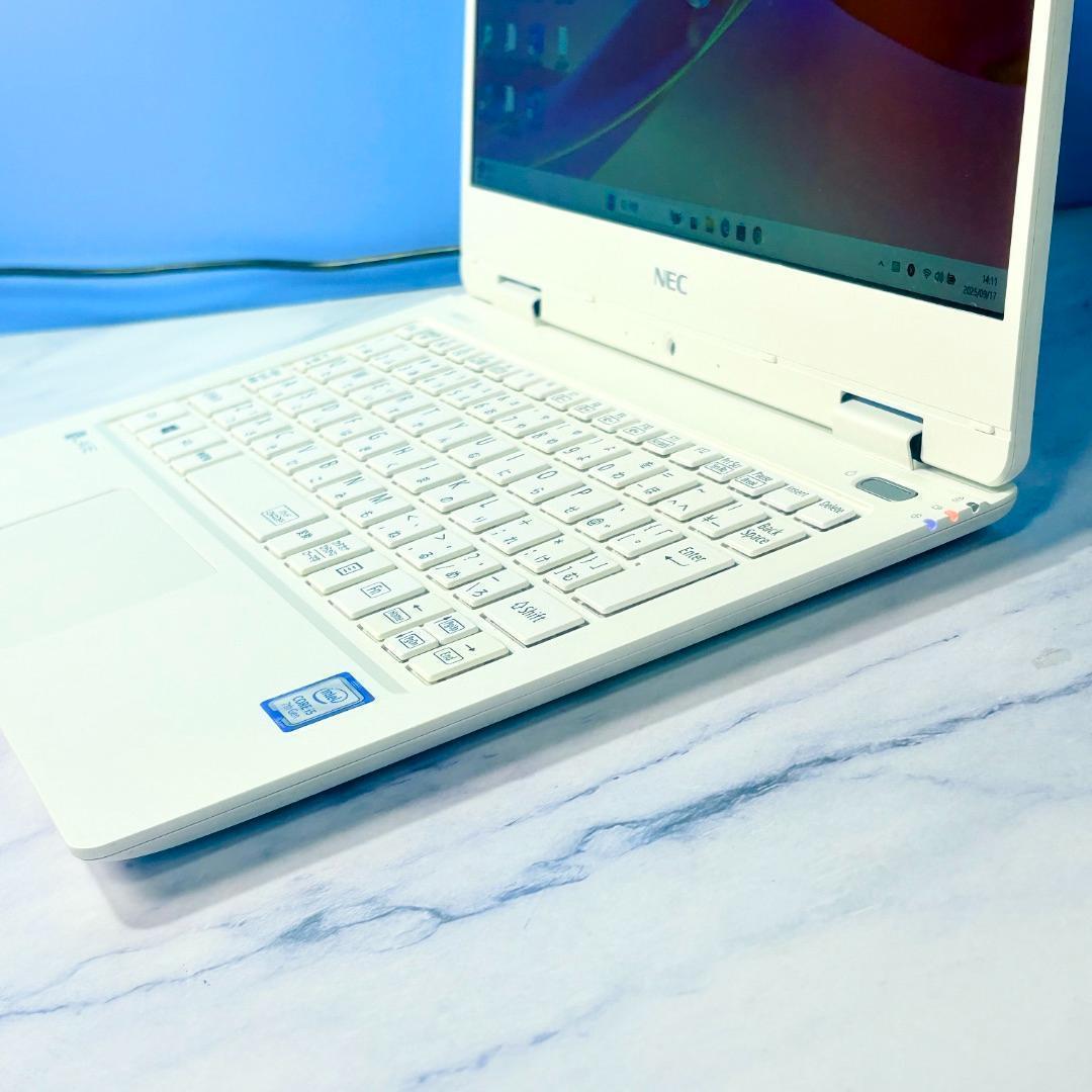 【★1台限り★】軽量コンパクト！SSDで快速・Win11・ホワイトノートパソコン
