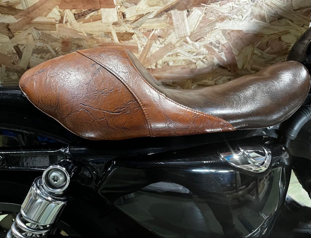 ハーレー スポーツスター シート ブラウン 04-06 10〜