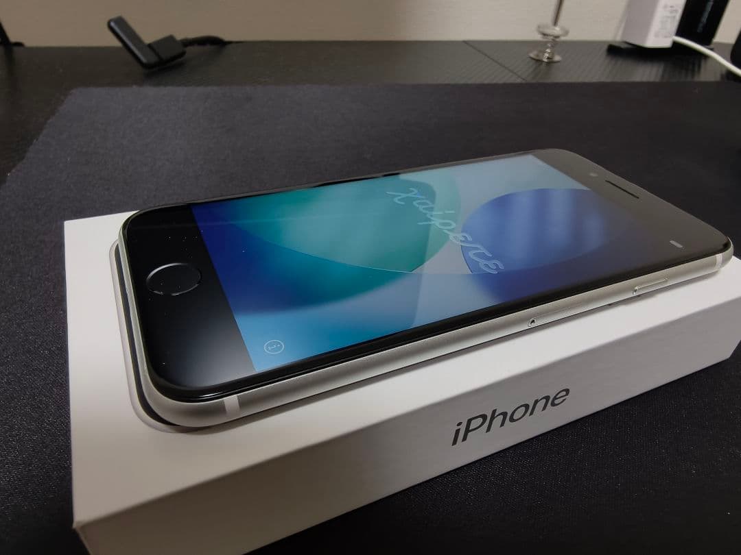 Apple iPhone SE 第2世代 ホワイト 本体のみ