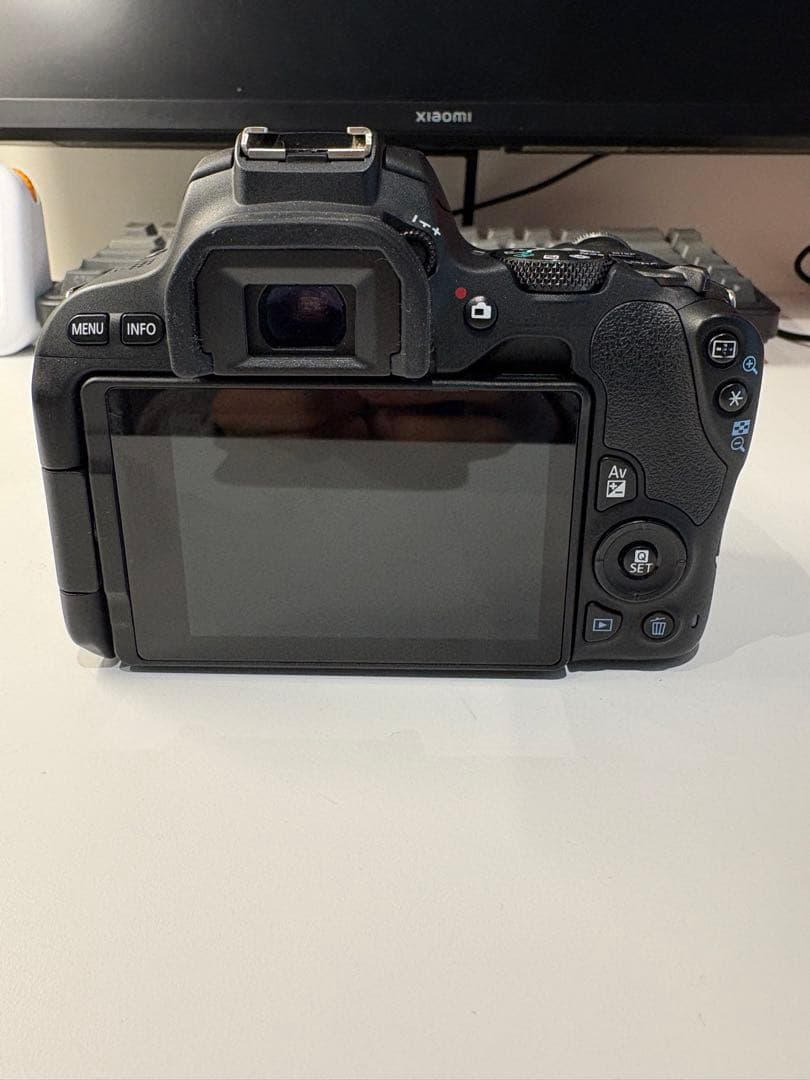 Canon EOS Kiss X9 デジタル一眼レフ