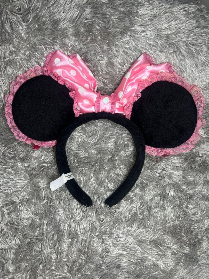 ディズニー ミニーマウス カチューシャ　イヤリング　薄ピンクリボンレース　水玉