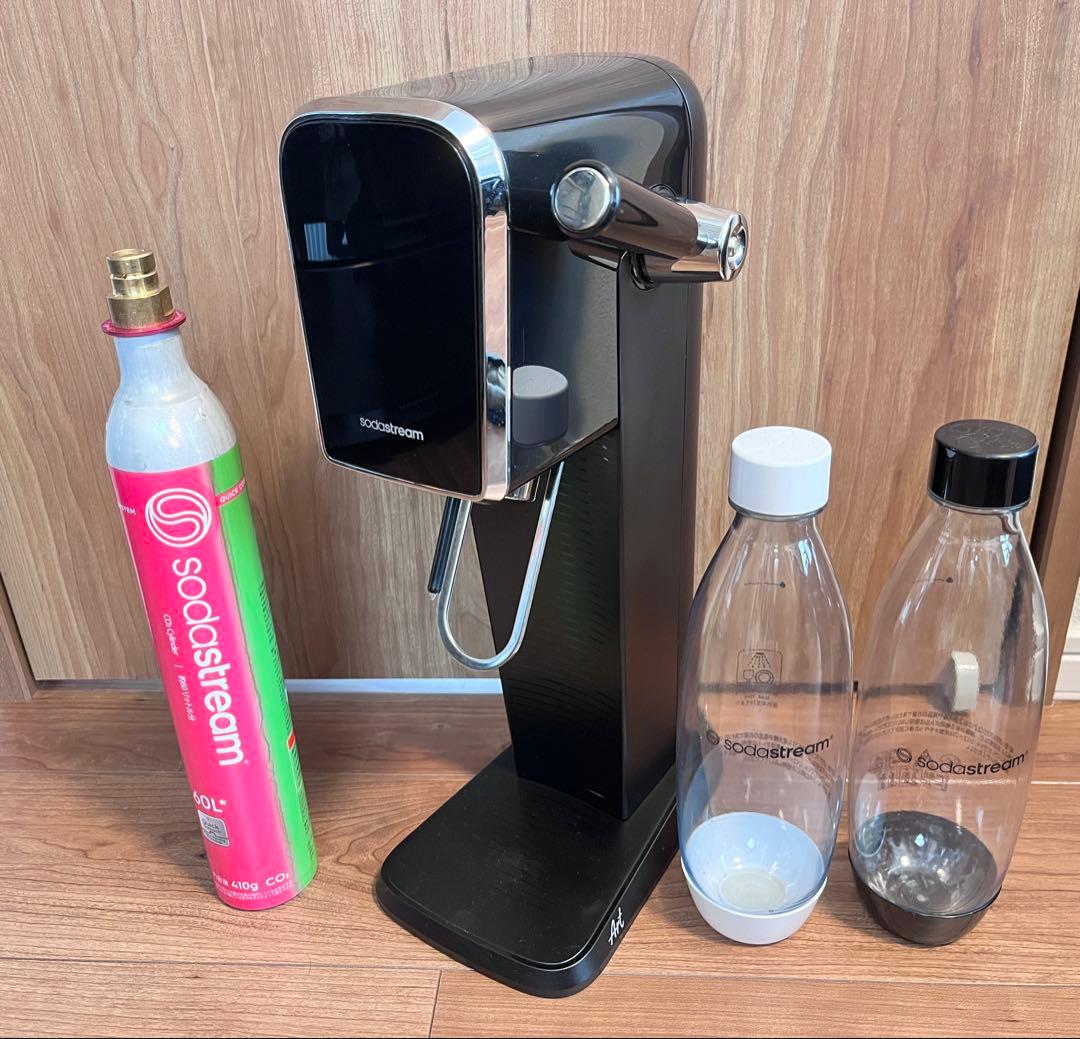 sodastream Art ブラック 炭酸水メーカー　ボトル２本付き