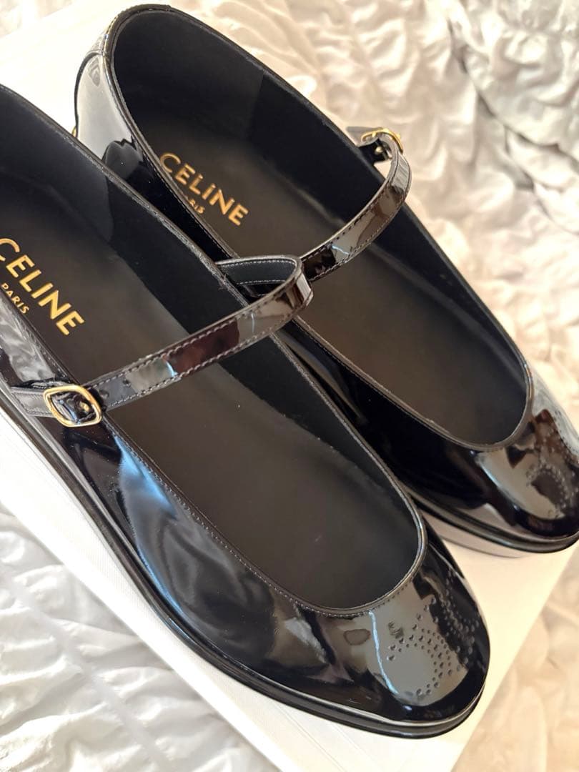 CELINE エナメルストラップシューズ