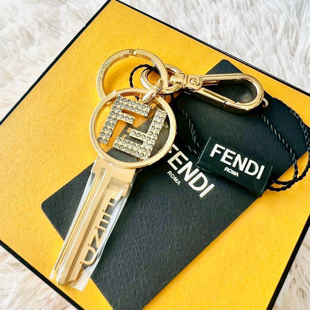 未使用級✨フェンディ　キーホルダー　FFロゴ　鍵　キー　サークル　ラインストーン