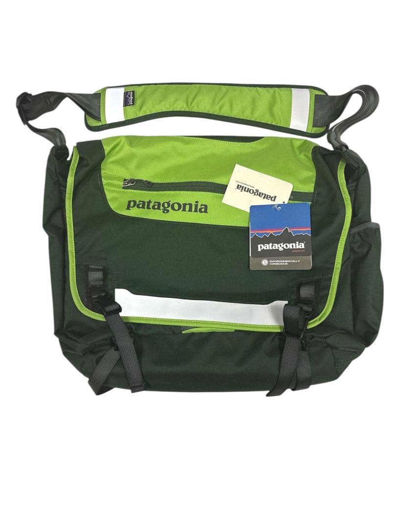 パタゴニア　メッセンジャーバッグ　ショルダーバッグ　カバン　グリーン　新品