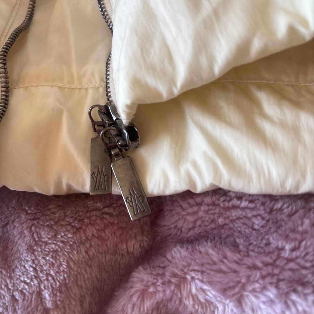 モンクレール　オフホワイト　薄手ダウン　茶タグ　サイズ3