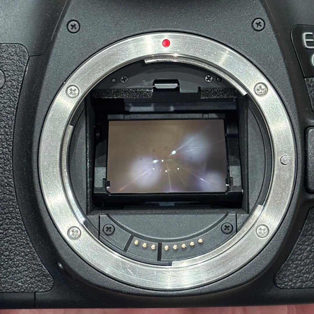 【極美品】Canon EOS 6D ボディ フルサイズ一眼レフ