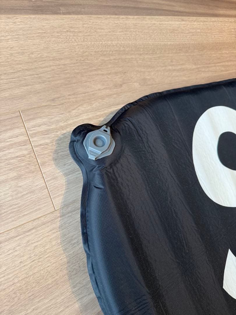 Supreme ブラックエアマット