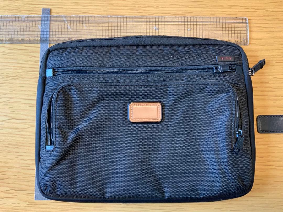 TUMI PCケース　ラップトップカバー　ミディアム　タンパッチ