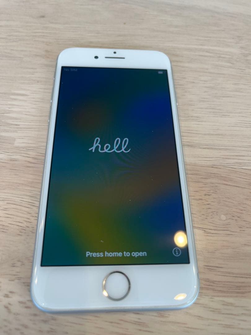 iPhone8 64G docomo SIMロック解除　バッテリー75%