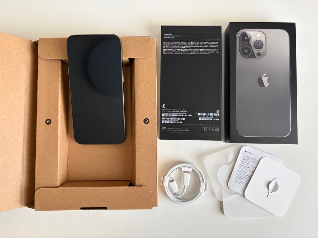 iPhone 13 Pro 256GBグラファイト