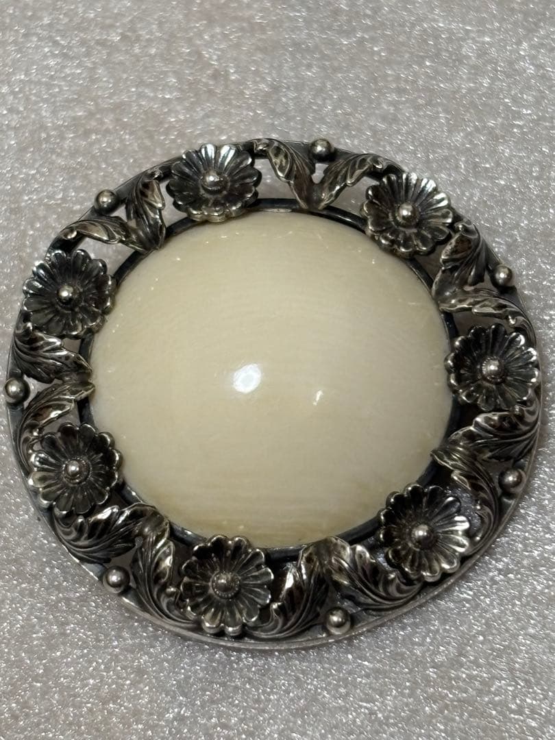 N.E. From フロム　シルバーブローチ