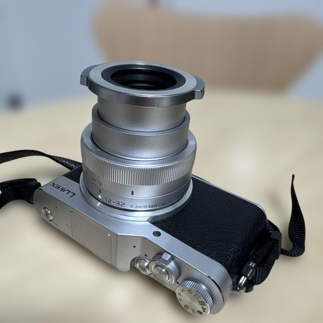 Panasonic ミラーレスカメラ　DC-GF9