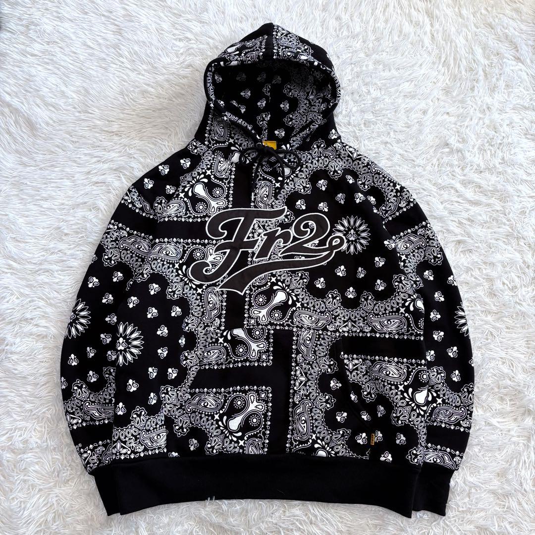 p*a様 極美品 FR2 パーカー バンダナ柄 肉厚 ビッグ刺繍 裏起毛 ブラッ