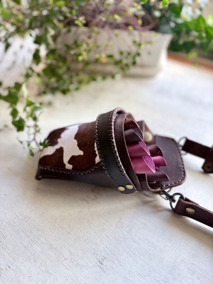 手染めブラウン、ハラコカウのシザーケース