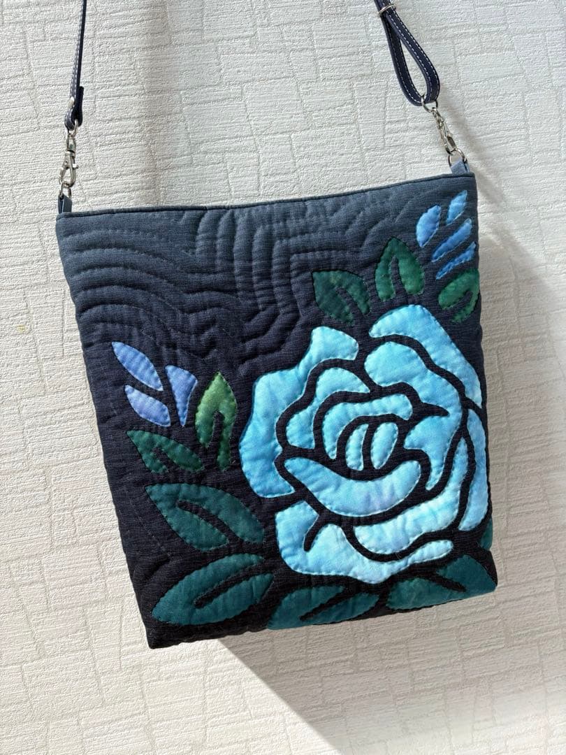 ハワイアンキルト　ショルダーバッグ　　バラ　ブルー