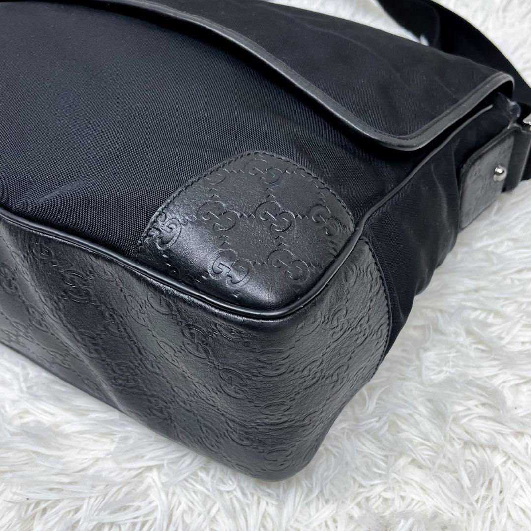 グッチ シマ メッセンジャーバック 大容量 ロゴプレート ショルダーバッグ A4